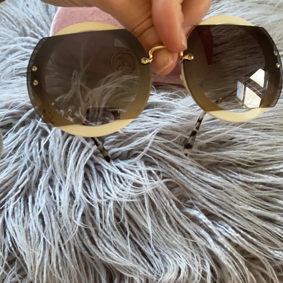 Miu Miu 06s sunglasses - Picture 4 of 5